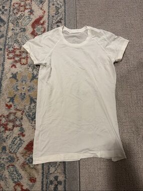 Lululemon Textured Short Sleeve Tee